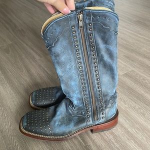 Blue Lagrange stud boots